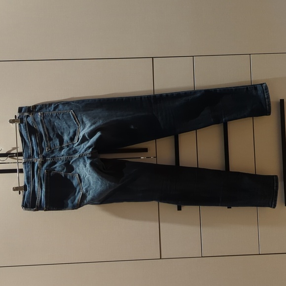 Banana Republic Skinny Jeans - Picture 2 of 4